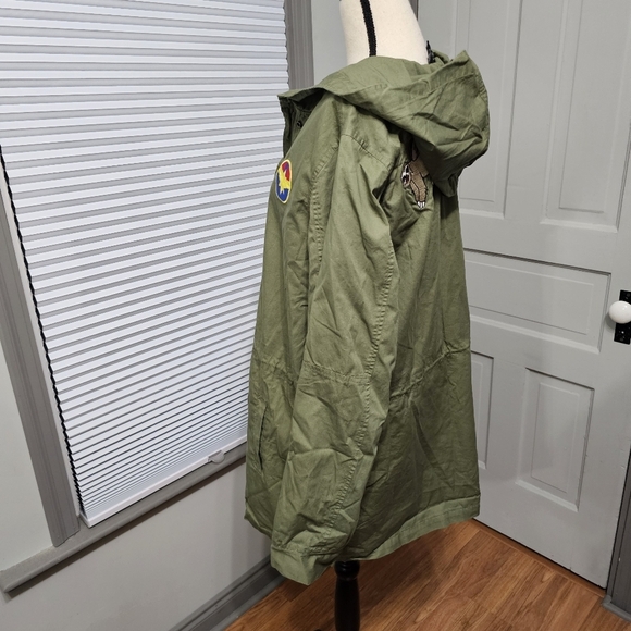 Her Universe Marvel Ms. Marvel Patch Girls Anorak Jacket - Picture 9 of 13